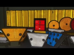 Baranda de protección del delineador utilizada en rojo