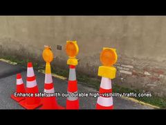 Cono de tráfico y luz de advertencia