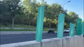 Paneles antideslumbrantes para una conducción más segura en autopistas